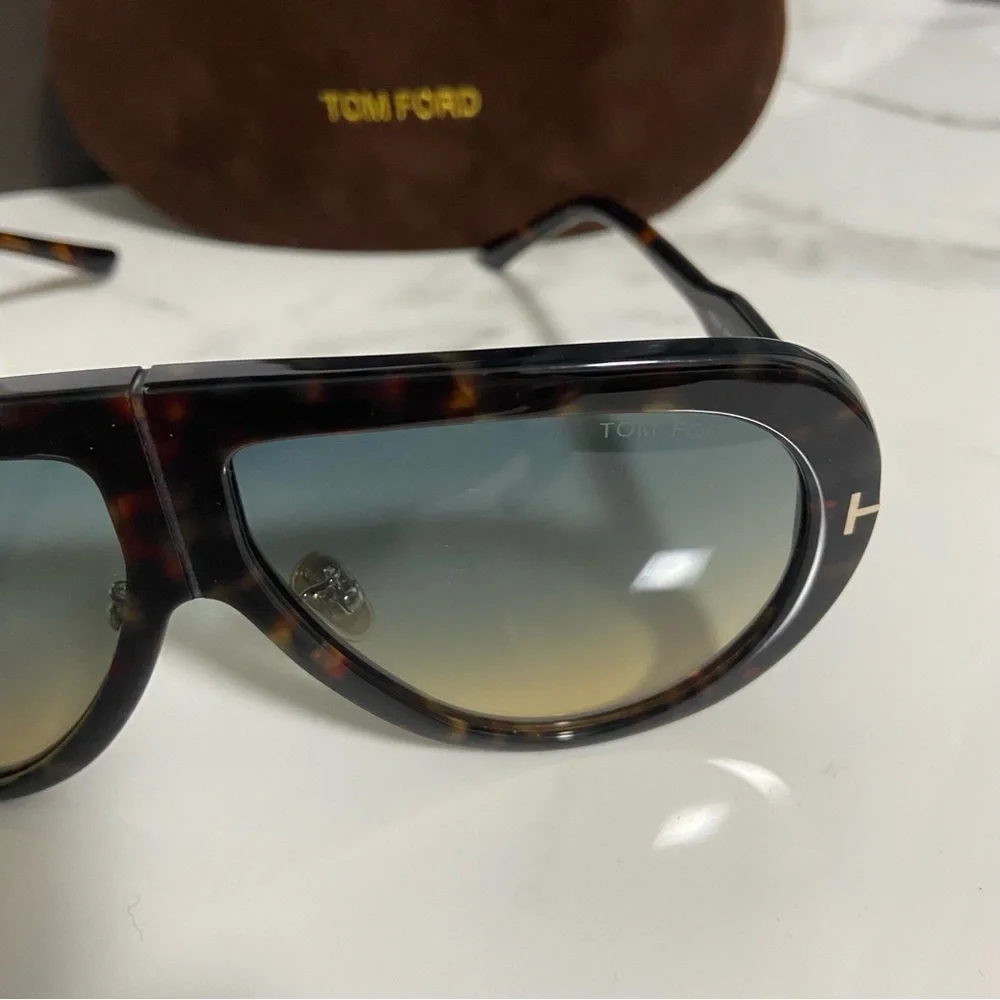 Tom Ford Brown Gradient Sunglasses - Picture 2 of 9